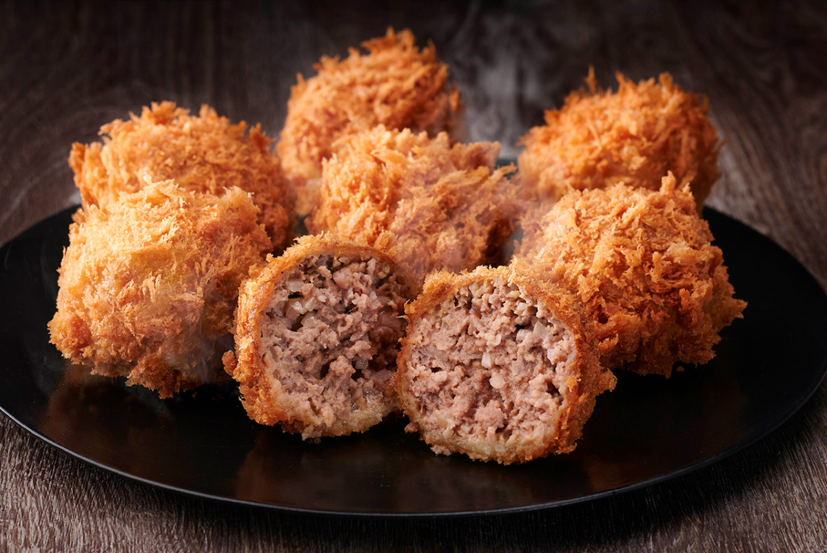 『肉の老舗柿安 メンチカツ』（税込411円／1個）